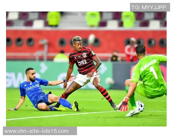 克里西与科林蒂安的激烈对决揭示足球战术与团队精神的较量